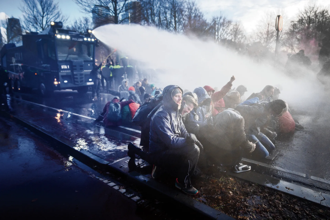 De tactiek van Extinction Rebellion: orde verstoren en opgepakt worden